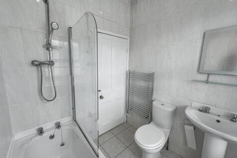 007 Bathroom.jpg
