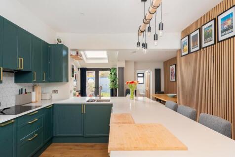 0P2AVP - Kitchen C.jpg