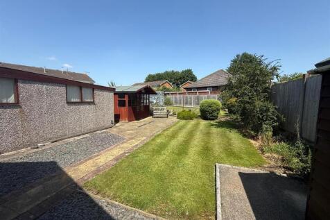 10 Davids Close Garden.jpeg