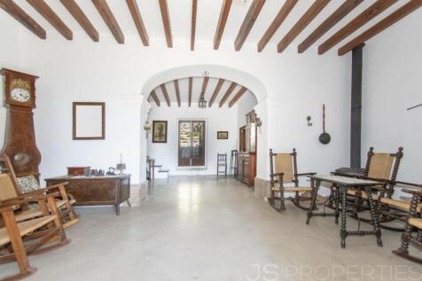 TRADITIONAL MALLORCAN POSSESSION WITH INCREDIBLE VIEWS