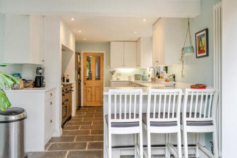 4 bed, 2 bath Terraced in manchester - Photo 8