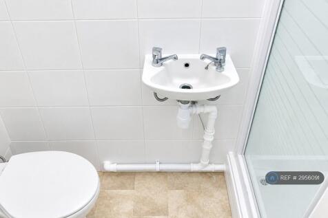 Bathroom (Wc, Sink &amp; Shower)