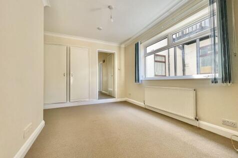 Claygate, Esher photo 4