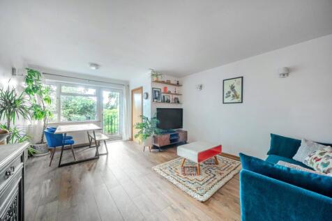 Sitting/Dining Room
