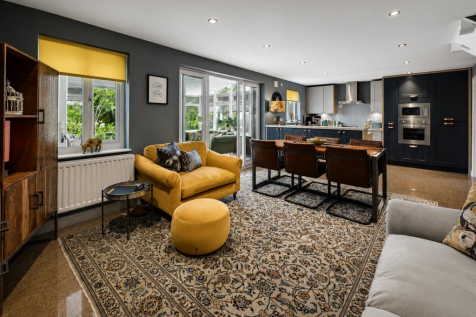 KITCHEN/FAMILY/DINING ROOM