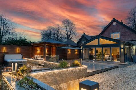 Secure, private rear garden