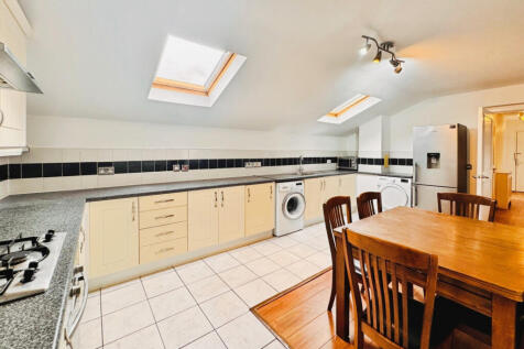 Roberts Place, DAGENHAM, RM10 8SN photo 5