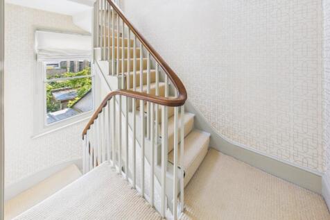 CAM02545G0-PR0486-STILL032