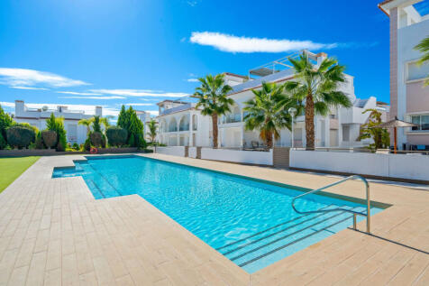 Ciudad Quesada 2 bed 2 bath Modern South facing Ground floor apartment.