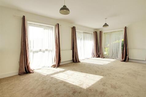 Living Dining Room 1.jpg