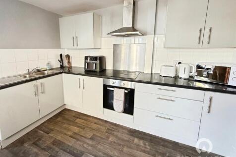 Lynton Road South, Gravesend, Kent, DA11 photo 3