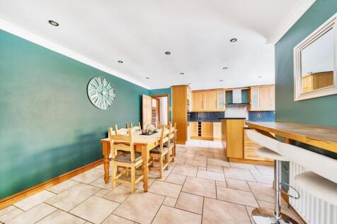 2nd view KITCHEN DINER.jpg