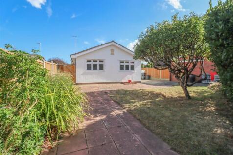 16 FAMBRIDGE DRIVE NEW OUTSIDE-9.jpg