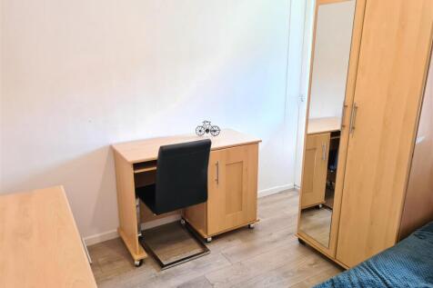 Flat 3 Room 4C.jpg