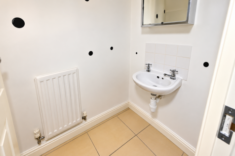 Riverdale Close, Barking, Barking And Dagenham photo 4