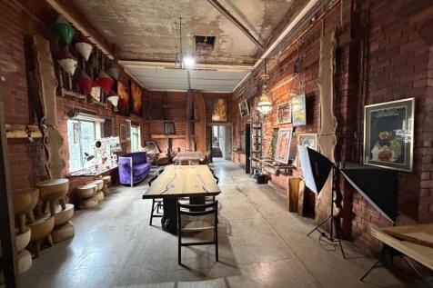 Showroom to rent Image 7