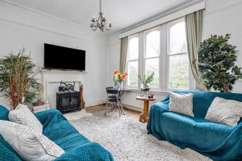 Flat 5, 1 Manor Road_1.jpg