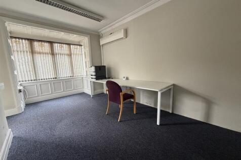 Office to rent Image 4