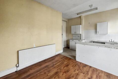 16c Gosberton Road, Balham, London SW12 8LF