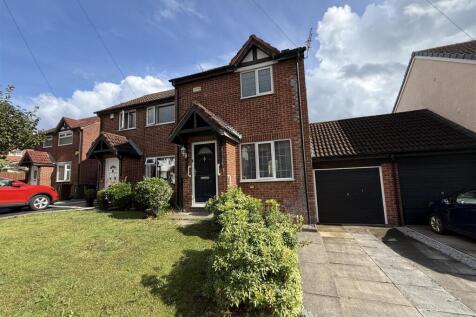 Ashton-under-lyne, OL7 - property photo