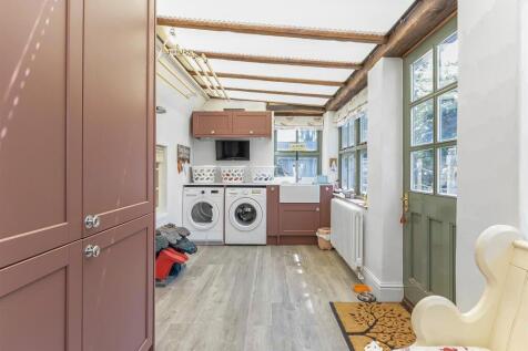 Tall trees, Kites Hardwick