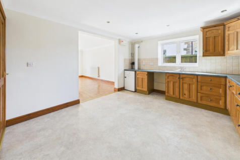 Kitchen / DIning Area