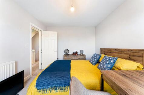 6 Lark Hill Court-17.jpg