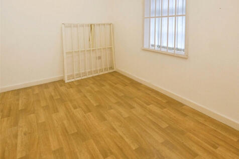 Retail Property (high street) to rent Image 5