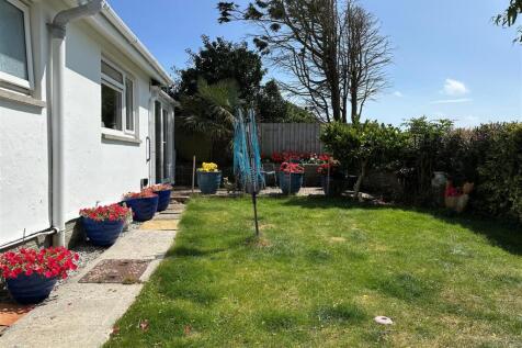 Rear Garden 1.jpg