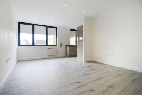 Uxbridge Road, West Ealing, Ealing, London photo 3