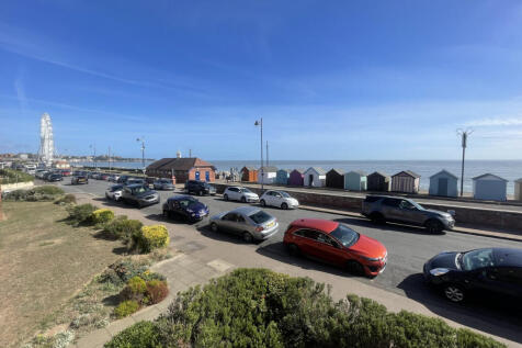 Landguard Court, Felixstowe photo 4