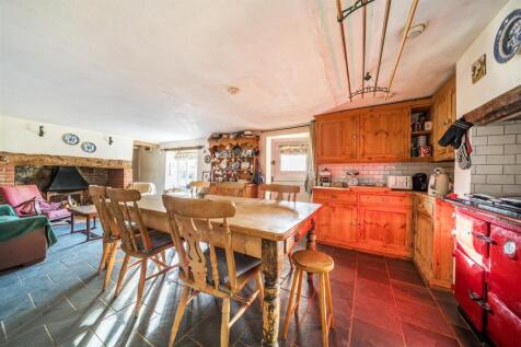 Kitchen / Dining / Snug