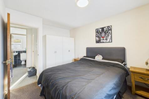 CAM02023G0-PR0186-STILL014