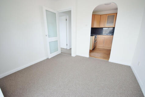 Diamond Close, Fordingbridge, SP6 photo 4