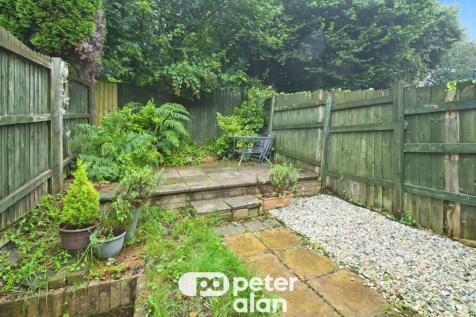 Camelot Way, Thornhill photo 4