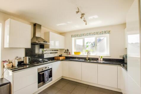 9 Dymond Court TPS Bodmin 01208 74182-04