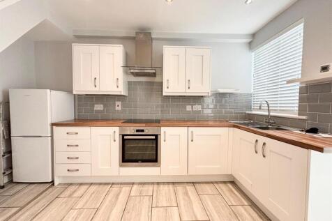 Kitchen 2.jpeg