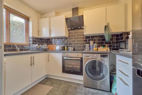 Kitchen to front