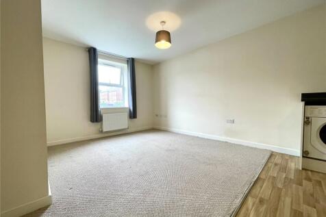 Cloatley Crescent, Royal Wootton Bassett, Swindon, Wiltshire, SN4 photo 5