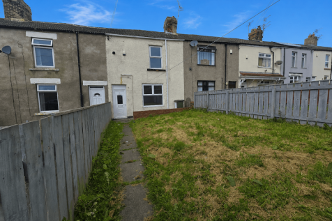 2 bed terraced house to rent Burn Place, Willingt