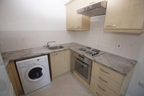 Bosworth Court, Cippenham photo 3