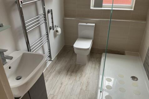 CH48 4DG_Page_03_Image_0001.jpg