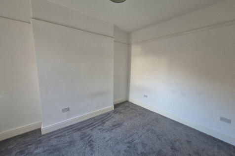 Glen Eldon Road,  Lytham St. Annes, FY8 photo 4