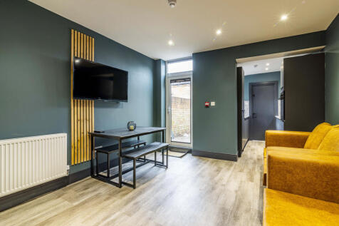 ALL ENSUITE // 4 Bed +Study // AUG 2026 photo 4