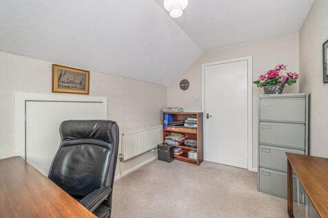 Upper Bedroom 5/Office