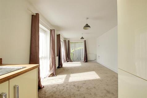 Living Dining Room 2.jpg