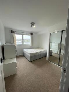 1q thorter bedroom 2.jpg