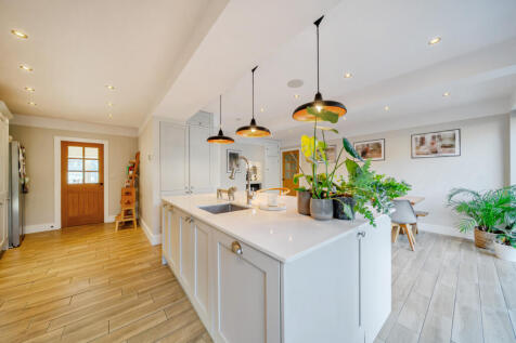 1387842-5-693ace8...