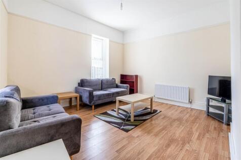 5-bed flat on **En-Suites** £115pppw - Chillingham Road, Heaton, NE6, £2,491/mo