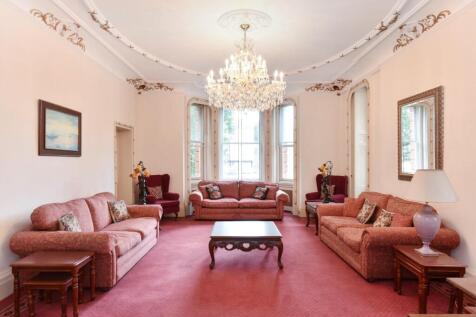 10 Berkeley House (2).JPG